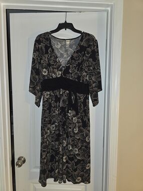 Signature by Sangria Black Dress with Cream Dot Floral Print